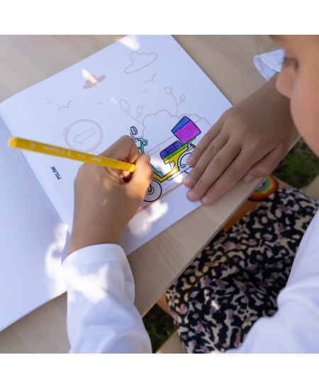 Krāsojamā grāmatiņa MILAN Let´s Go Trip