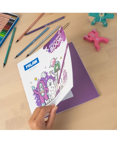 Krāsojamā grāmatiņa MILAN Alien Invasion